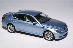 BMW M5 (E60) - silver 1:43