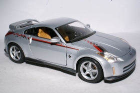 Nissan 350Z Nismo - серебристый металлик 1:18