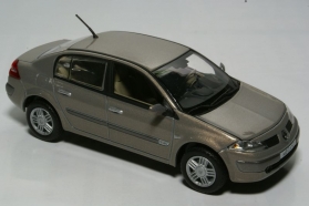 Renault Megane седан - 2004 - boreal grey 1:43