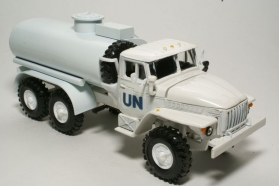 Миасский грузовик-4320 цистерна ООН 1:43