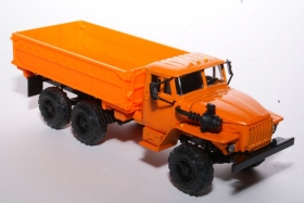 Миасский грузовик-5557 самосвал с боковой разгрузкой - оранжевый/черные диски 1:43