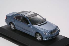 Mercedes-Benz E55 AMG - голубой 1:43