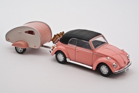 Volkswagen Beetle - розовый - с прицепом Caravan I 1:43