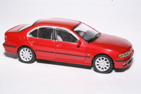 BMW 5-er sedan (E39) - красный 1:43