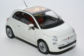 Fiat 500 L - белый 1:24