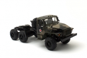 Миасский грузовик-44202 седельный тягач - камуфляж хаки 1:43
