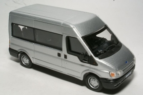 Ford Transit Мinibus - серебристый металлик 1:43