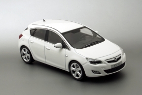 Opel Astra - 2010 - white 1:43