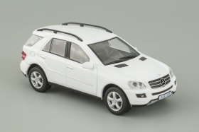Mercedes-Benz ML500 - белый - №68 с журналом 1:43