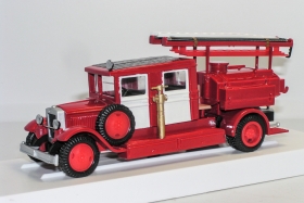 ЗиС-11 со сдвоенной кабиной - пожарная автоцистерна ПМЗ-2 1:43