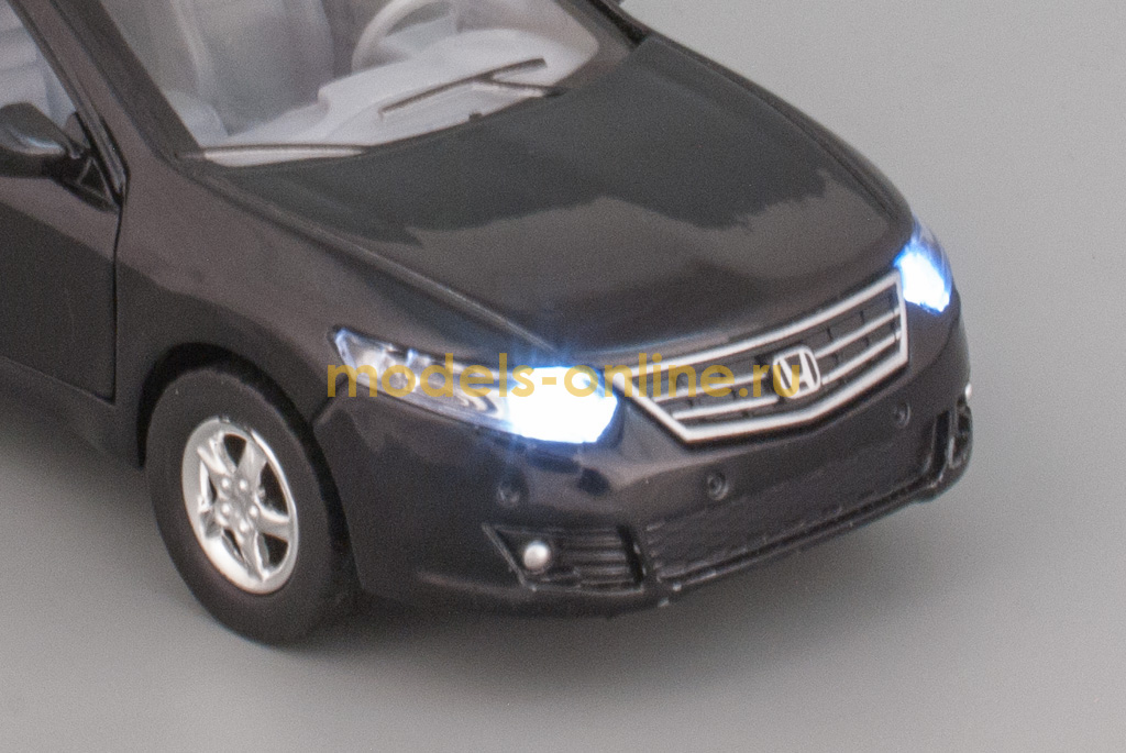 Масштабная модель Honda Accord седан - 2008 г. - черный - свет+звук 1:32