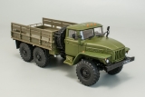 Миасский грузовик-4320 бортовой - темно-зеленый - №7 с журналом 1:43