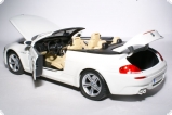 BMW M6 Cabrio - белый 1:18
