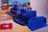 Т-130 трактор гусеничный с бульдозерным оборудованием - синий - №136 с журналом 1:43