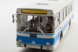 ЛАЗ-4202 городской автобус - белый/синий 1:43