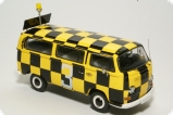 Volkswagen T2a minibus «Follow Me» - 1970 1:43