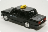 ВАЗ-2105 такси с маячком - черный 1:43