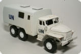 Миасский грузовик-4320 кунг ООН 1:43