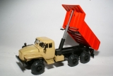 Миасский грузовик-55571 самосвал - песочный/оранжевый 1:43