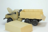 Миасский грузовик-4320 бортовой с тентом - песочный 1:43