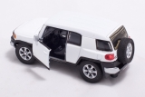 Toyota FJ Cruiser - белый 1:32