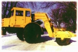 МоАЗ-6999 седельный тягач - желтый 1:43