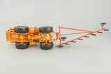 К-700 трактор + восьмикорпусный навесной плуг ПН-8-35 1:43