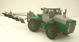 Т-125 трактор колесный + навесной плуг ПН-5-35 - зеленый/серый 1:43