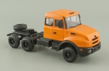 Миасский грузовик-44202-0511-58 седельный тягач (шины Элекон) - оранжевый 1:43
