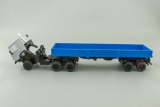 КАМАЗ-54112 седельный тягач + ОдАЗ-9370 полуприцеп бортовой - светлая дымка/синий 1:43
