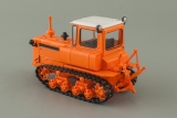 ДТ-75Н трактор - оранжевый - №19 с журналом 1:43